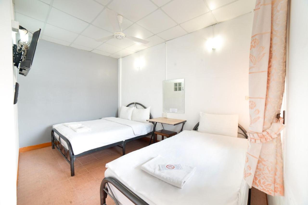 Hotel Pakdee House Udon Thani Esterno foto