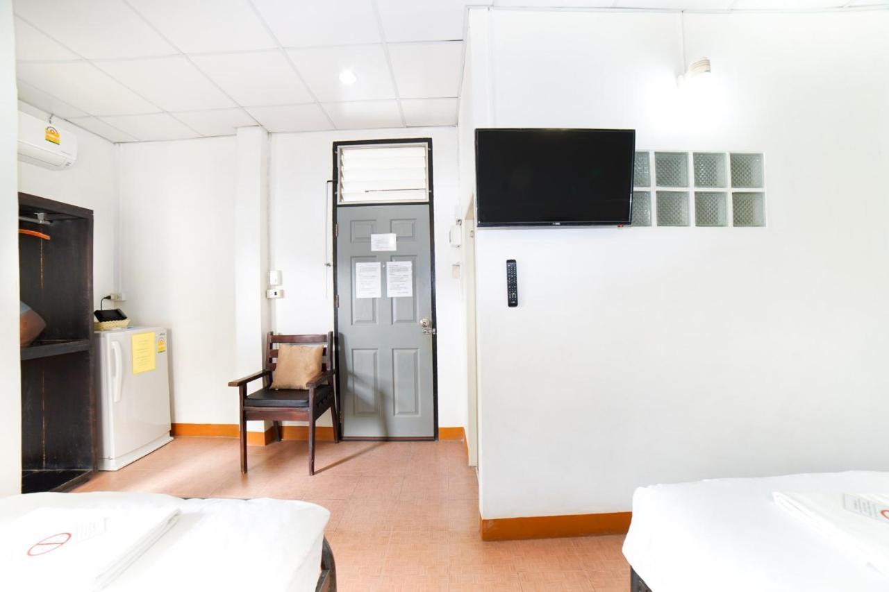 Hotel Pakdee House Udon Thani Esterno foto
