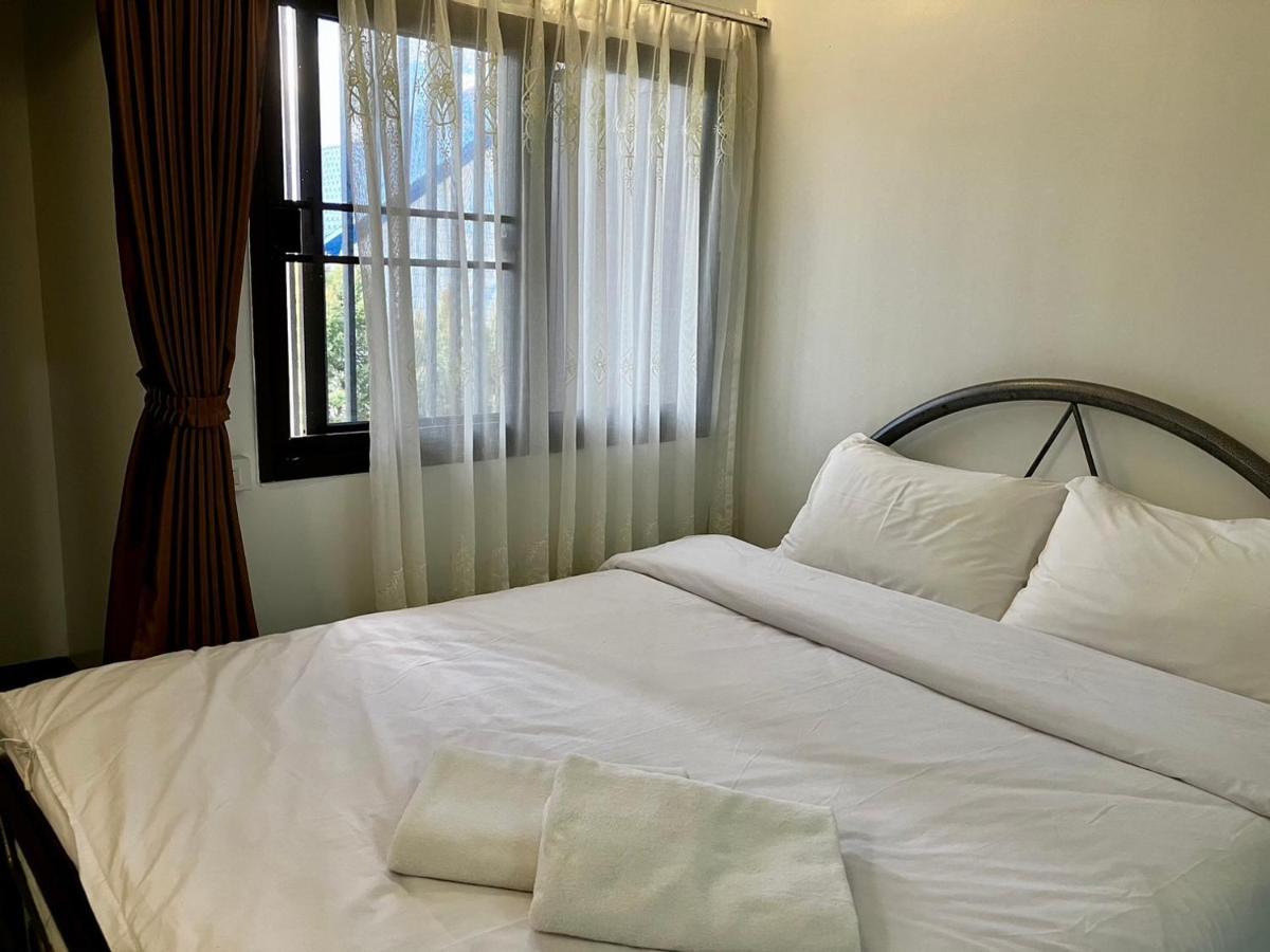 Hotel Pakdee House Udon Thani Esterno foto