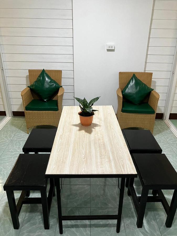 Hotel Pakdee House Udon Thani Esterno foto