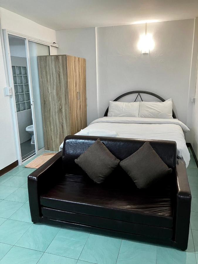 Hotel Pakdee House Udon Thani Esterno foto