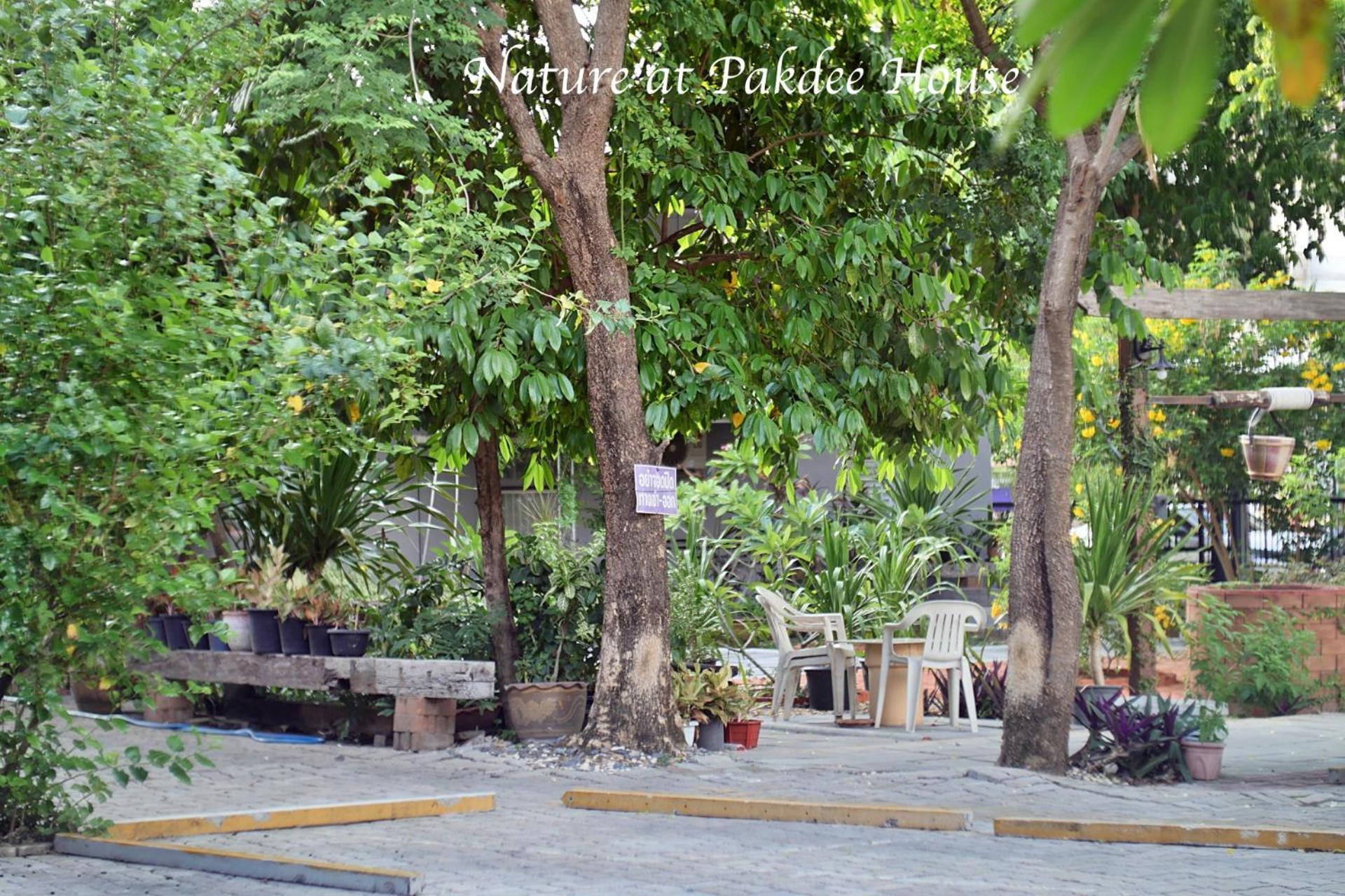 Hotel Pakdee House Udon Thani Esterno foto