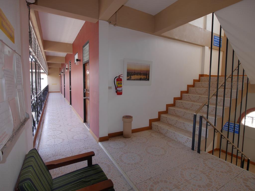 Hotel Pakdee House Udon Thani Esterno foto