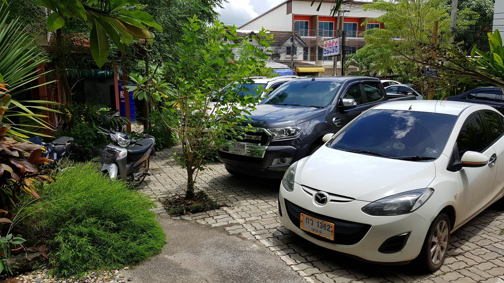 Hotel Pakdee House Udon Thani Esterno foto